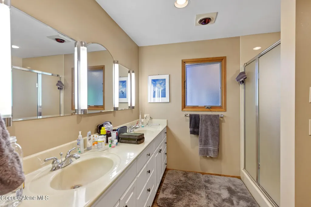 9740 N Easy Street Hayden Lake ID 83835