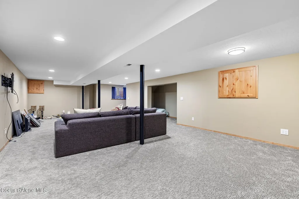 9740 N Easy Street Hayden Lake ID 83835