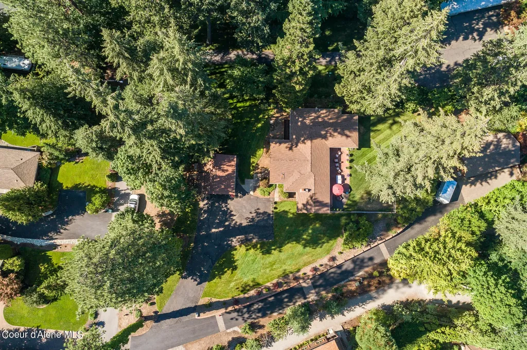 9740 N Easy Street Hayden Lake ID 83835