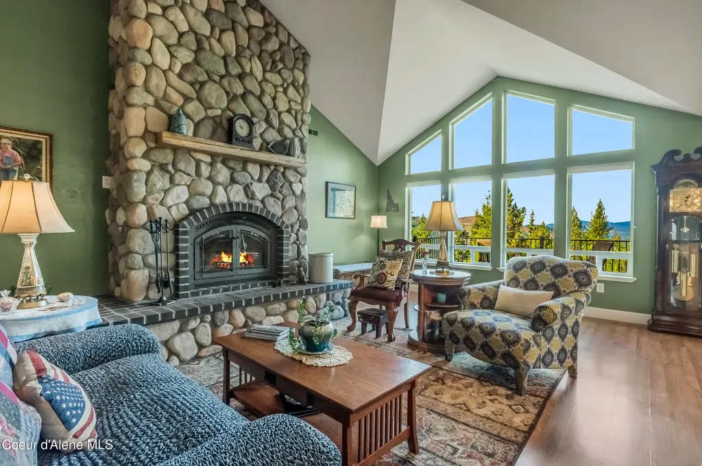 833 Drummond Peak Road Kingston ID 83839