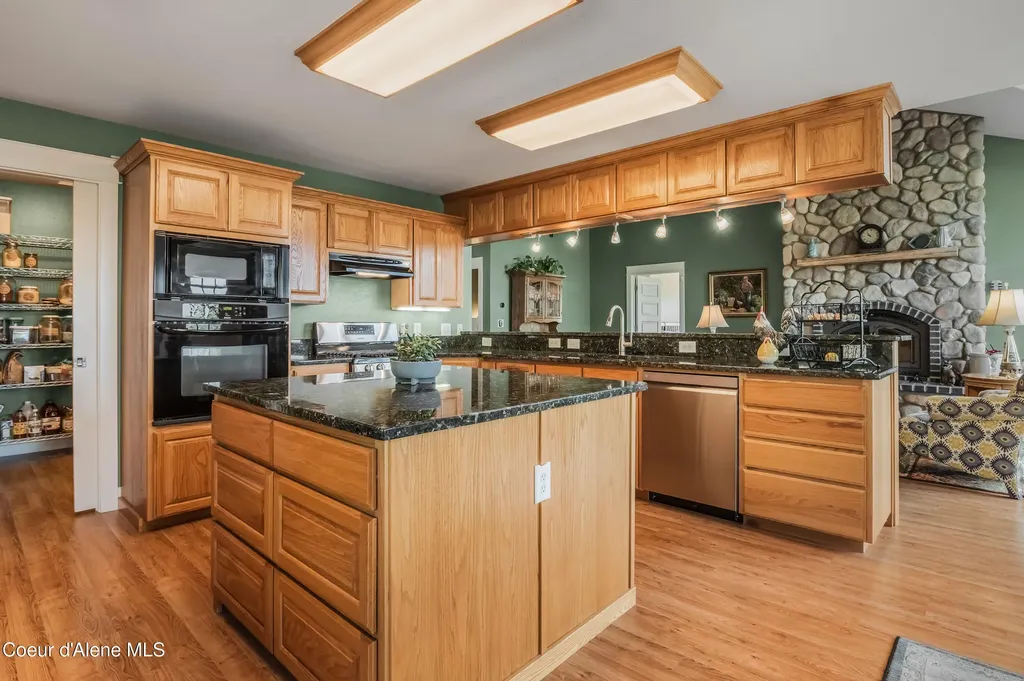 833 Drummond Peak Road Kingston ID 83839