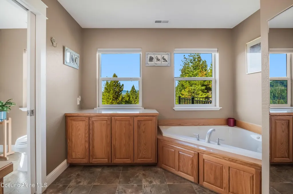 833 Drummond Peak Road Kingston ID 83839