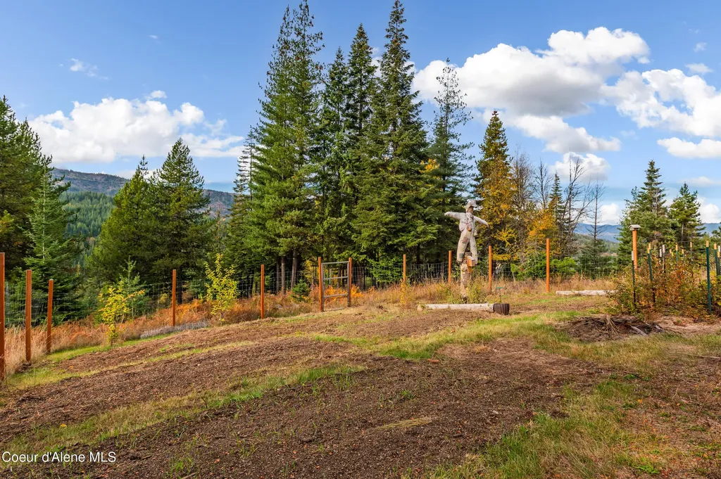 833 Drummond Peak Road Kingston ID 83839