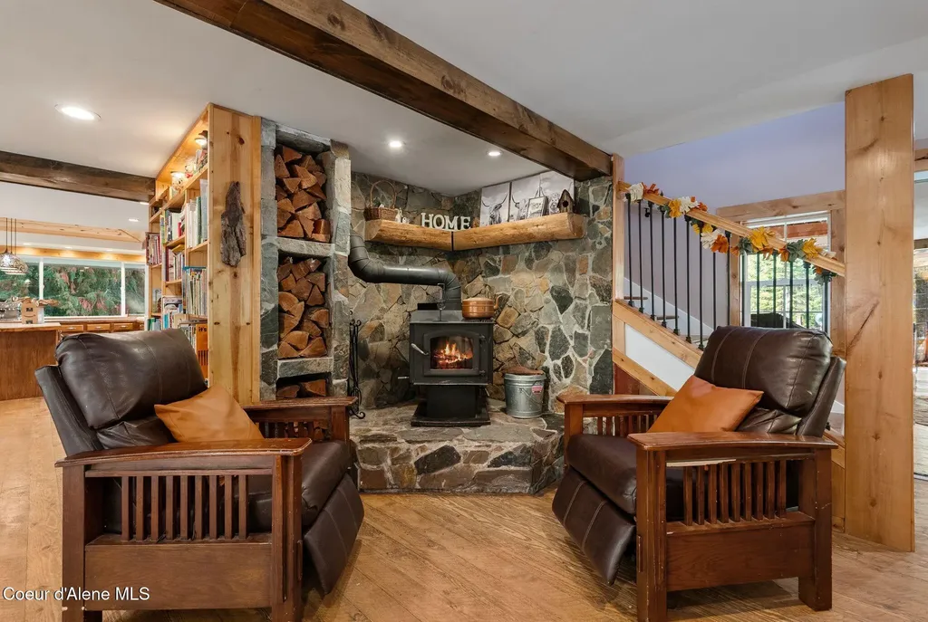 97 Cedar Grove Sandpoint ID 83864