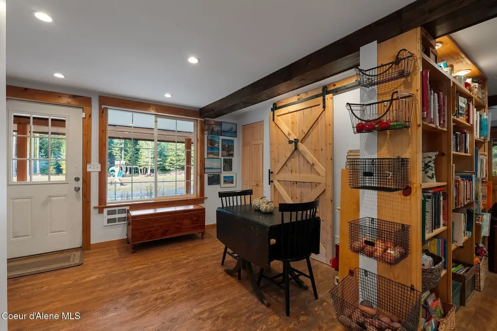 97 Cedar Grove Sandpoint ID 83864