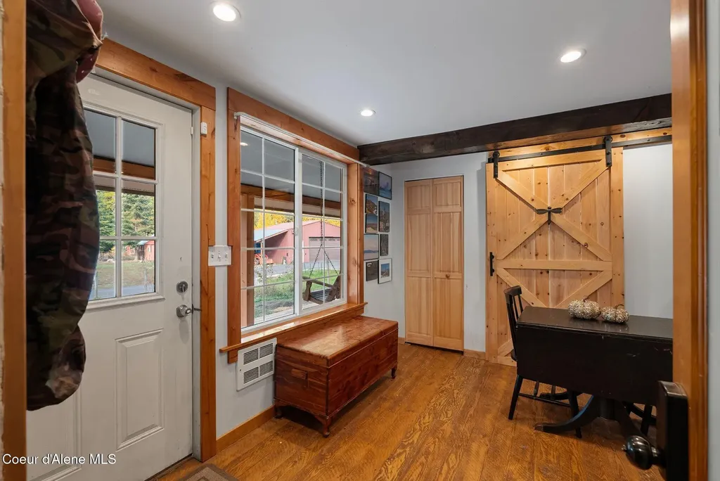 97 Cedar Grove Sandpoint ID 83864