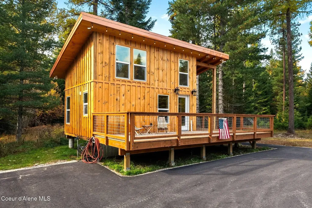 97 Cedar Grove Sandpoint ID 83864