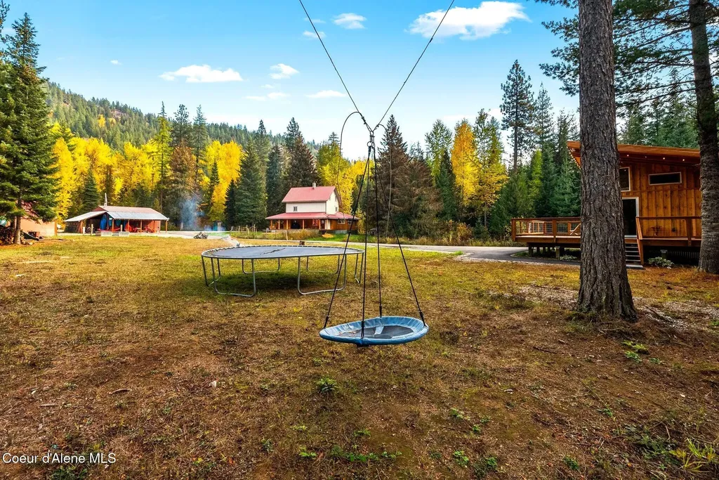 97 Cedar Grove Sandpoint ID 83864