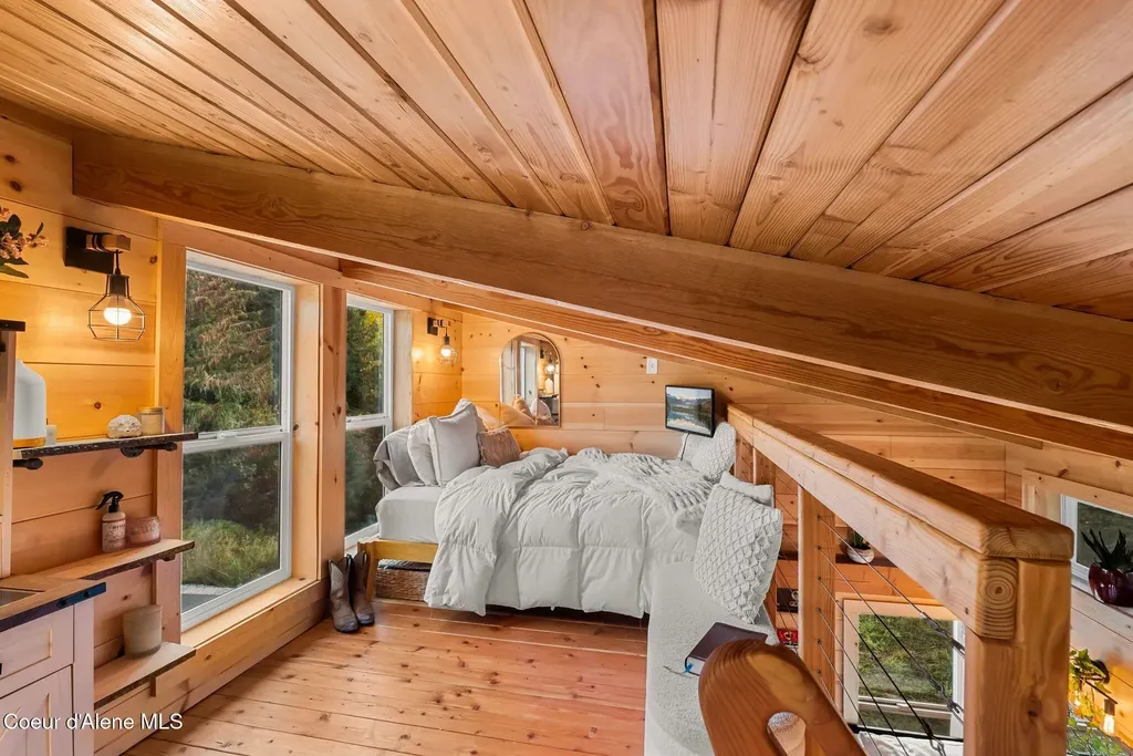 97 Cedar Grove Sandpoint ID 83864