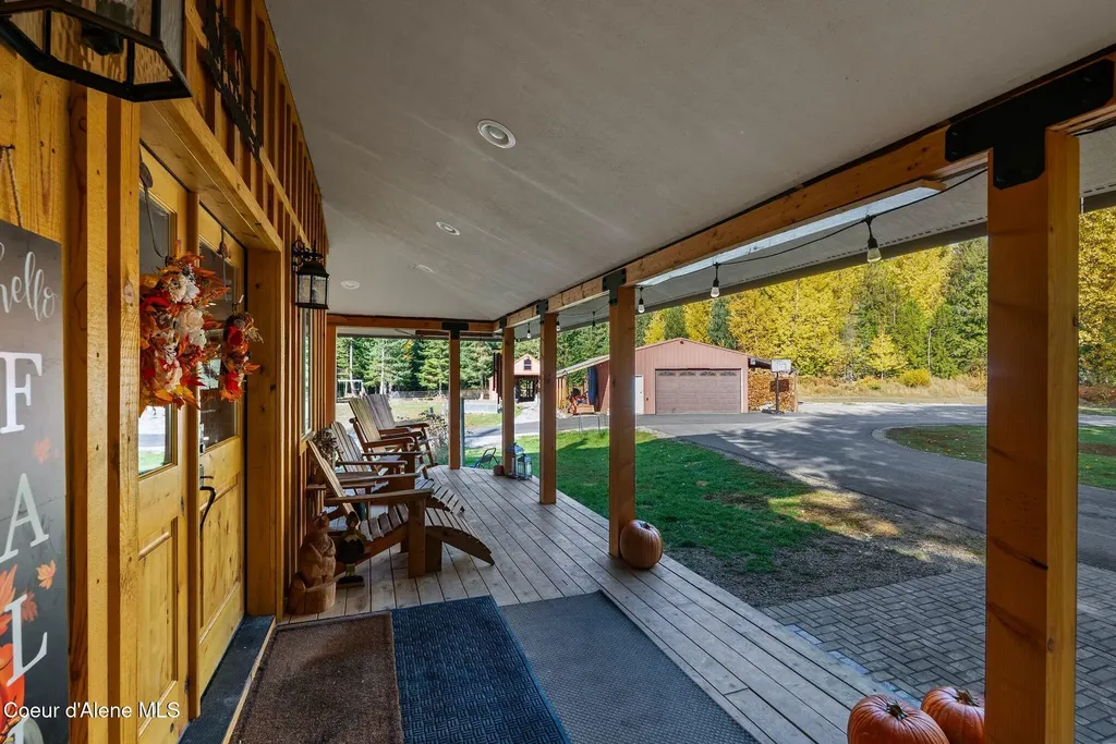 97 Cedar Grove Sandpoint ID 83864