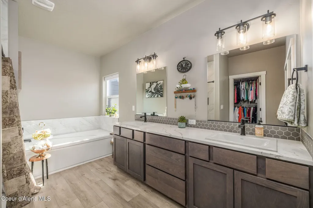 29249 N Archer Road Athol ID 83801