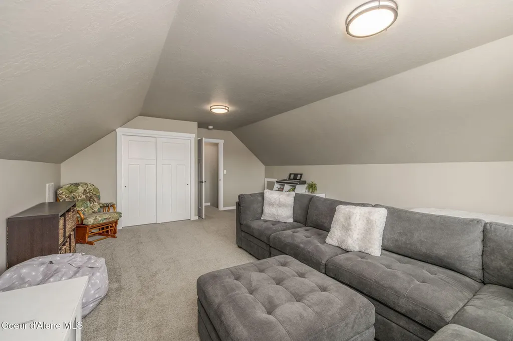 29249 N Archer Road Athol ID 83801