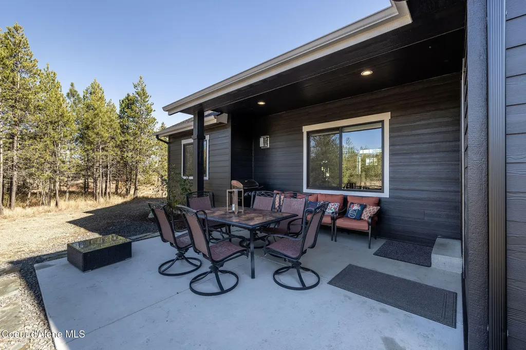 29249 N Archer Road Athol ID 83801