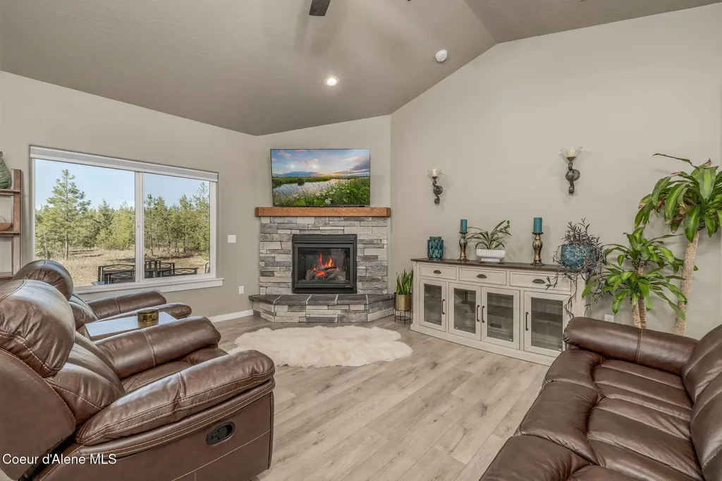 29249 N Archer Road Athol ID 83801