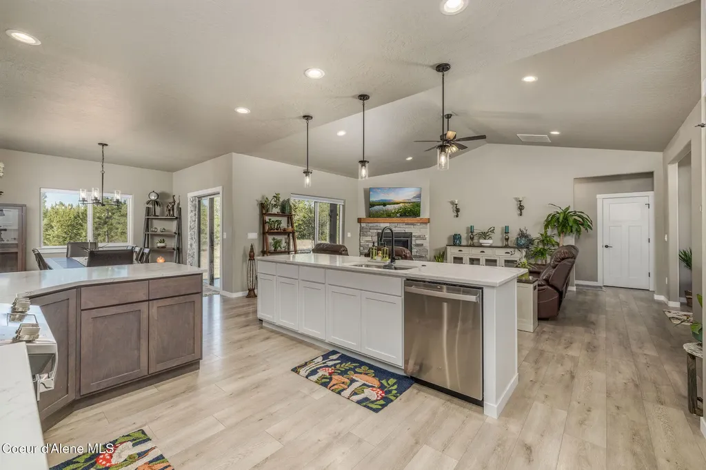 29249 N Archer Road Athol ID 83801