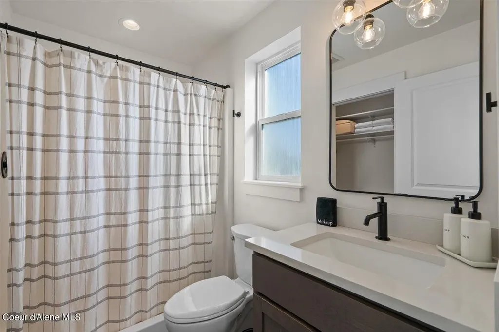 655 Oak Avenue Ponderay ID 83852