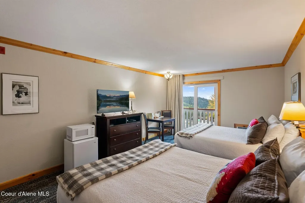72 Great Escape Road Sandpoint ID 83864