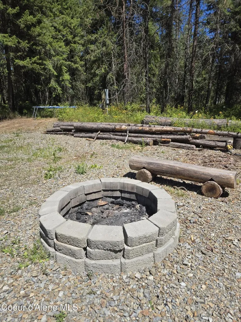 512 Everett Huff Road Oldtown ID 83822