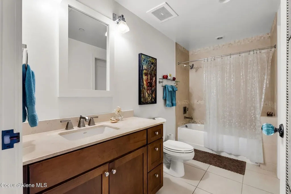 412 Sandpoint Avenue Sandpoint ID 83864