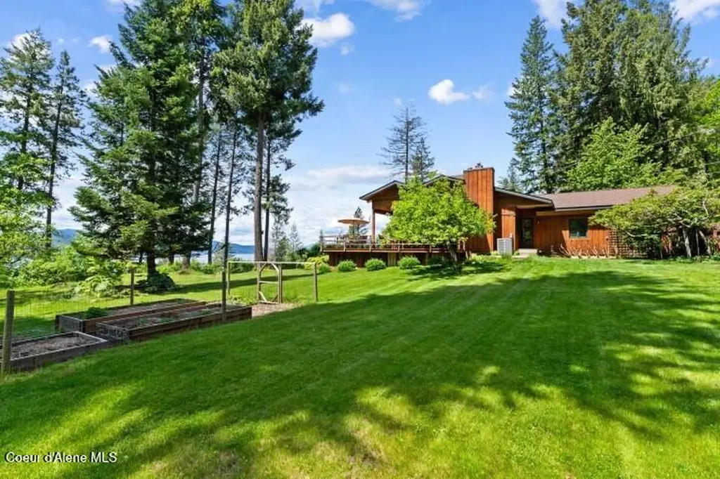 707 Eagen Mountain Drive Hope ID 83836