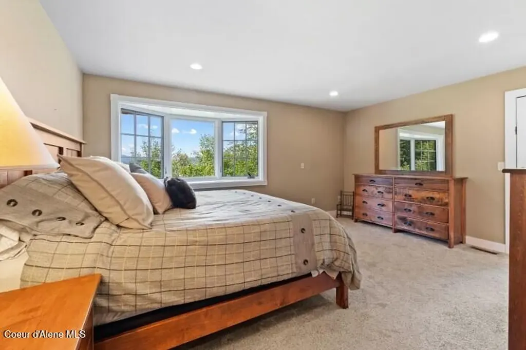 707 Eagen Mountain Drive Hope ID 83836
