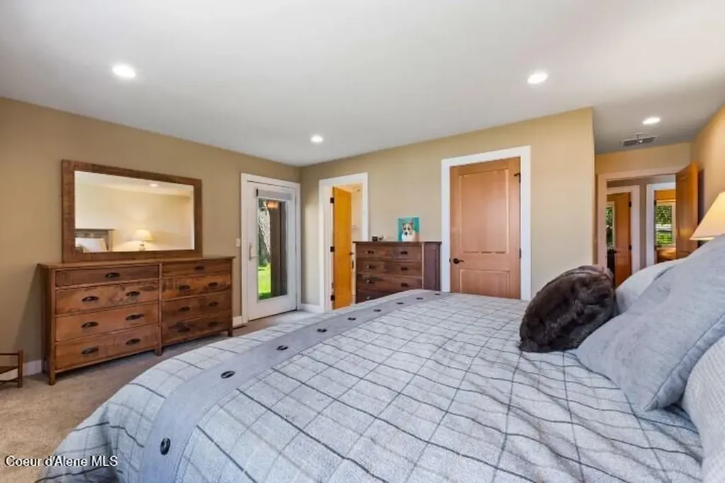 707 Eagen Mountain Drive Hope ID 83836