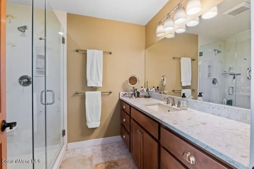 707 Eagen Mountain Drive Hope ID 83836