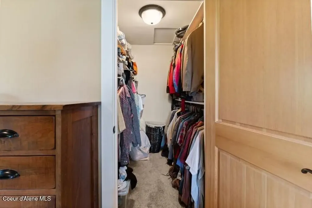 707 Eagen Mountain Drive Hope ID 83836