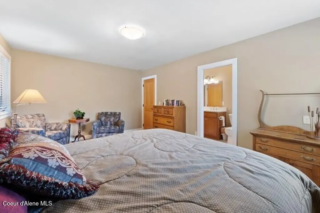 707 Eagen Mountain Drive Hope ID 83836