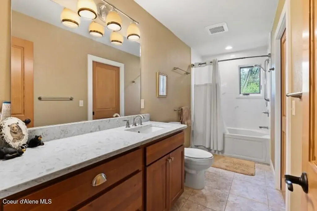 707 Eagen Mountain Drive Hope ID 83836