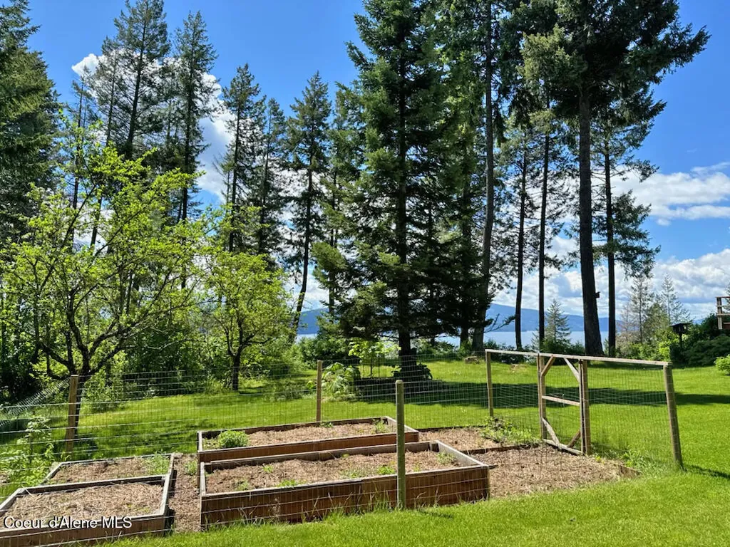 707 Eagen Mountain Drive Hope ID 83836