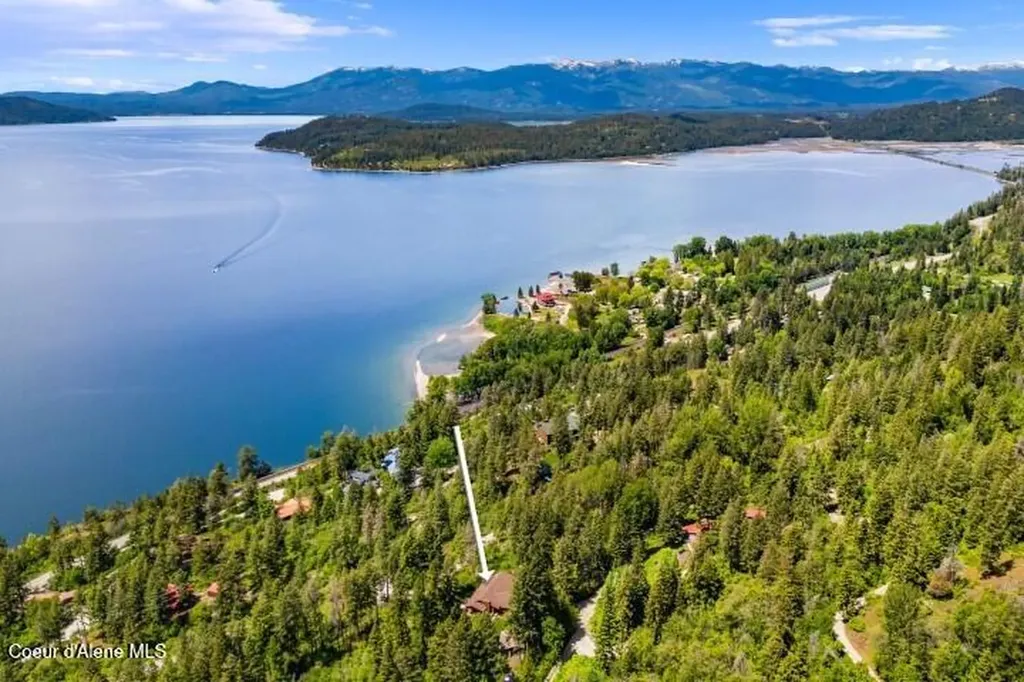 707 Eagen Mountain Drive Hope ID 83836