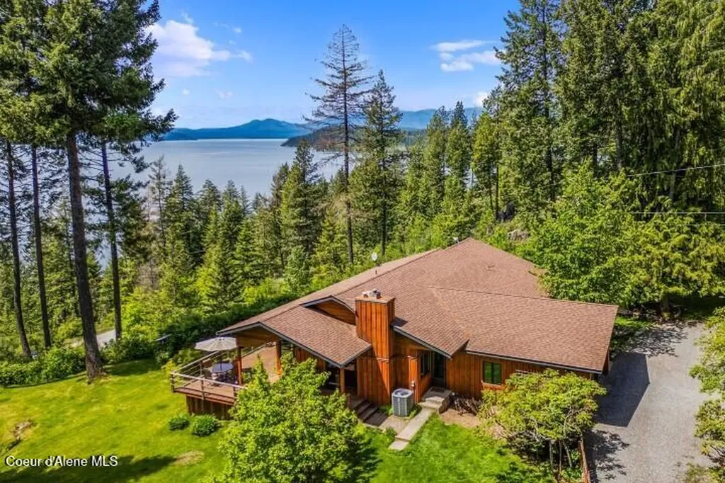 707 Eagen Mountain Drive Hope ID 83836