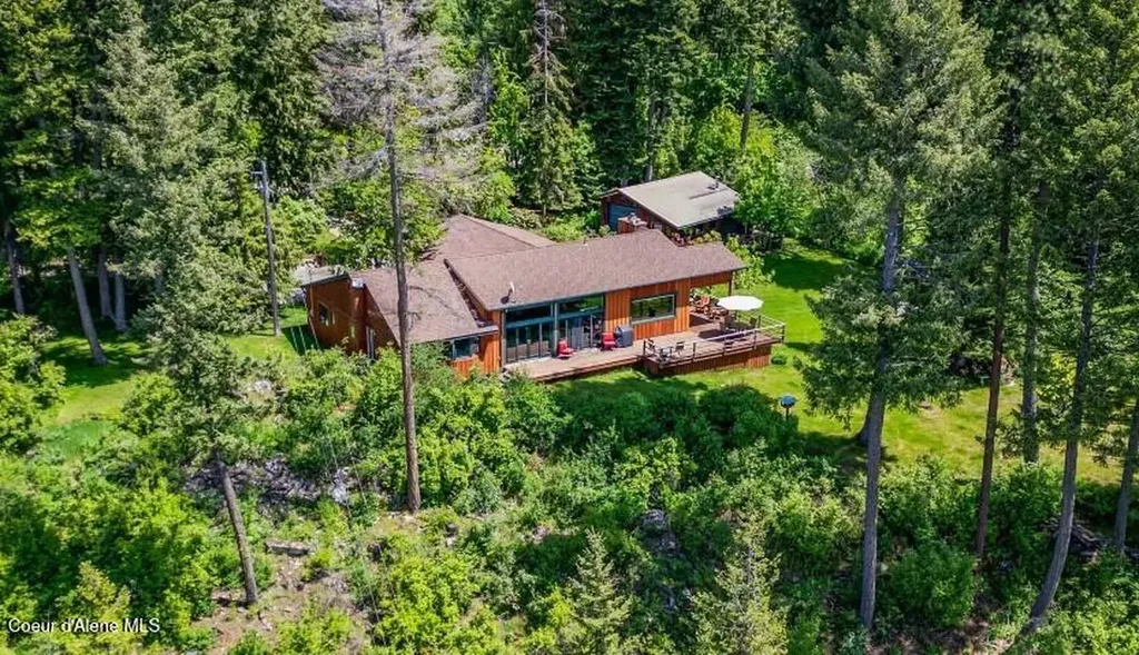 707 Eagen Mountain Drive Hope ID 83836