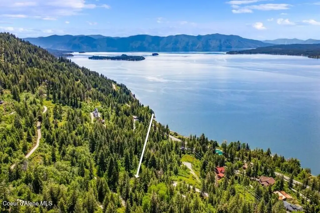 707 Eagen Mountain Drive Hope ID 83836