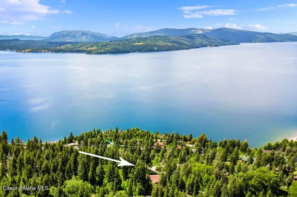 707 Eagen Mountain Drive Hope ID 83836