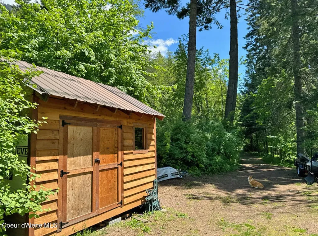 707 Eagen Mountain Drive Hope ID 83836