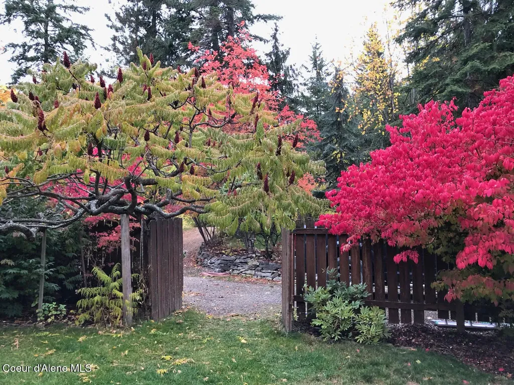 707 Eagen Mountain Drive Hope ID 83836