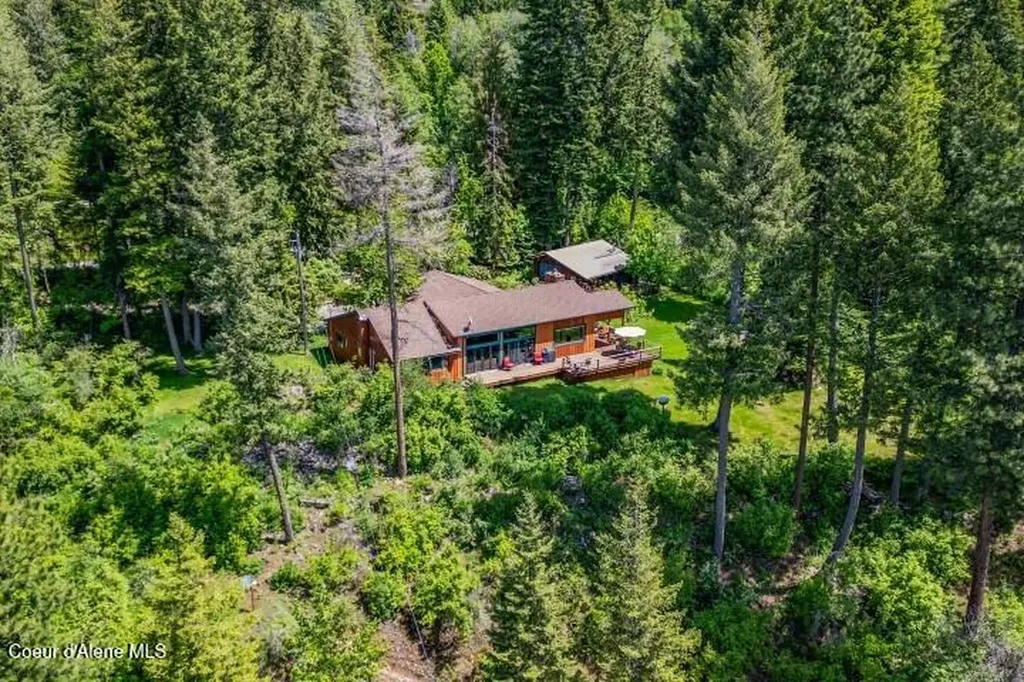 707 Eagen Mountain Drive Hope ID 83836