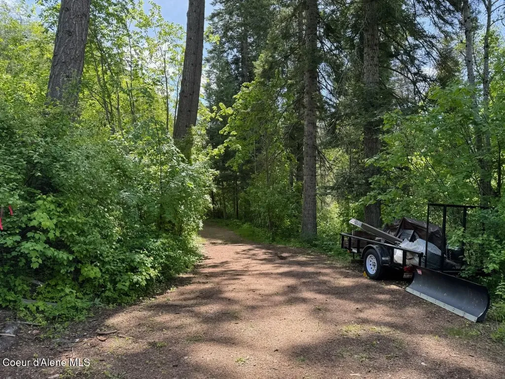 707 Eagen Mountain Drive Hope ID 83836