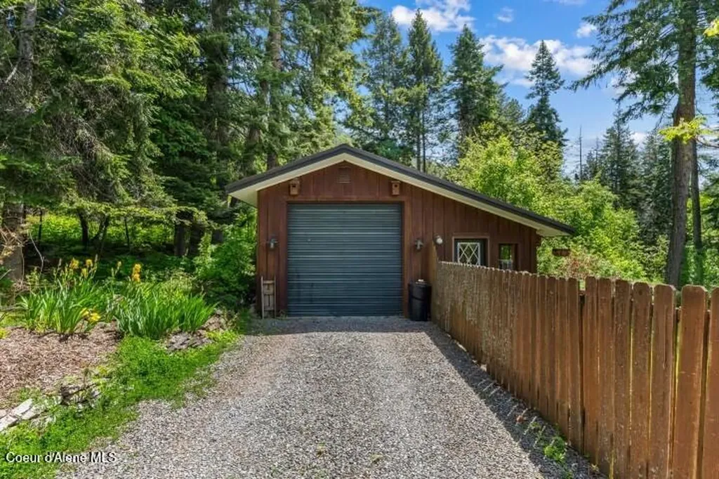 707 Eagen Mountain Drive Hope ID 83836