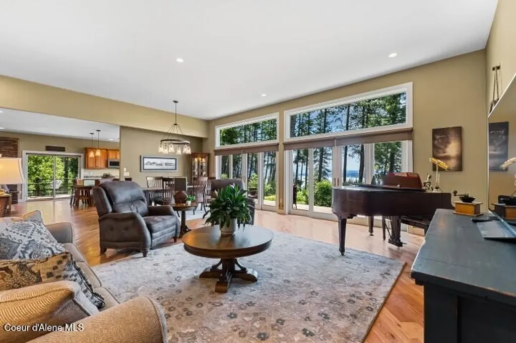 707 Eagen Mountain Drive Hope ID 83836