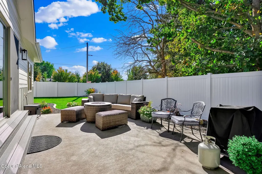 1243 W Orchard Avenue Hayden ID 83835