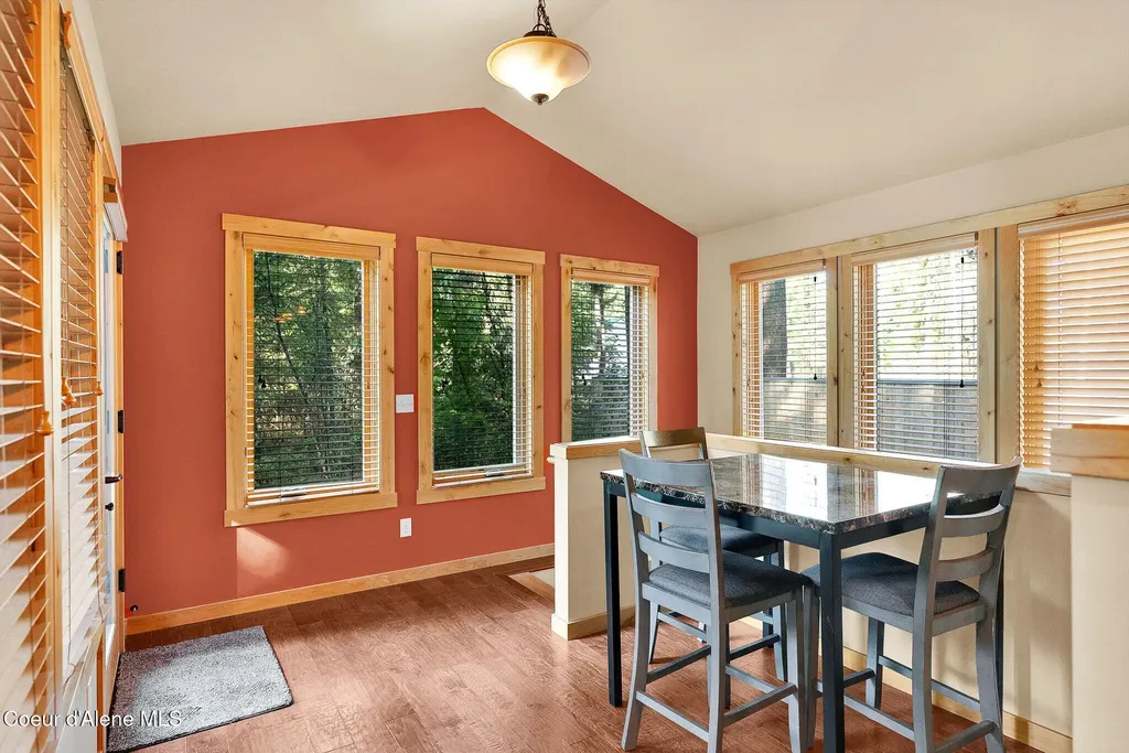8599 E Apache Trail Athol ID 83801