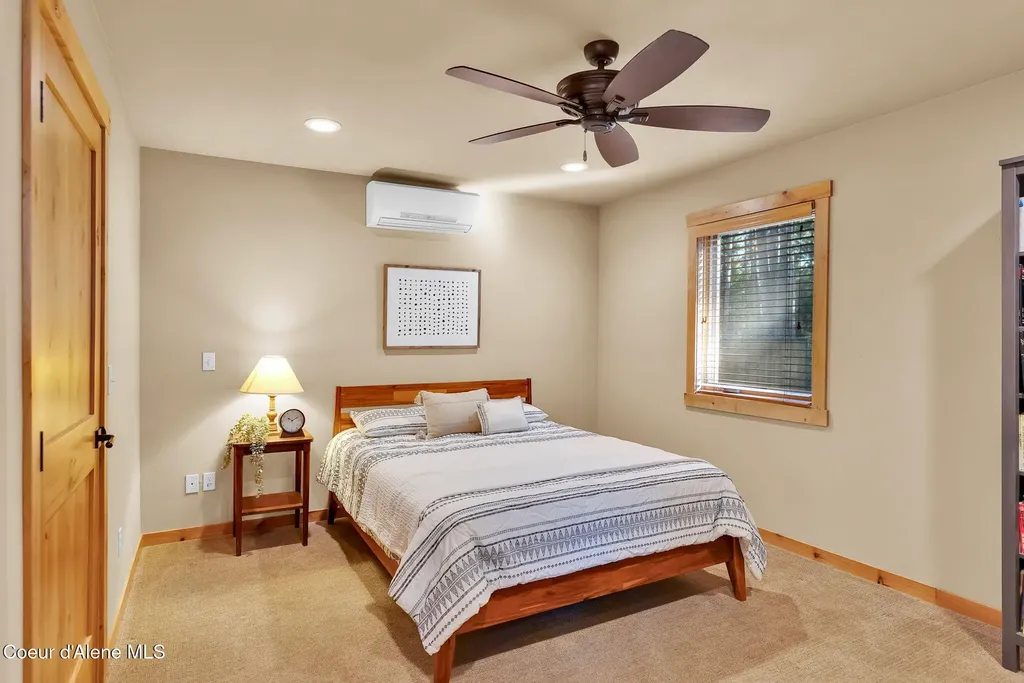8599 E Apache Trail Athol ID 83801