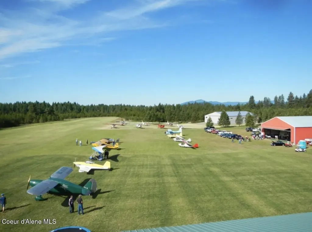 8599 E Apache Trail Athol ID 83801