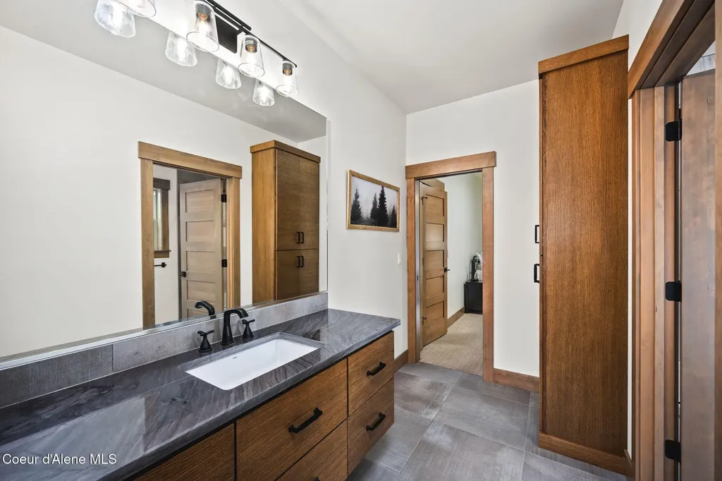 1230 E Amulet Circle Rathdrum ID 83858