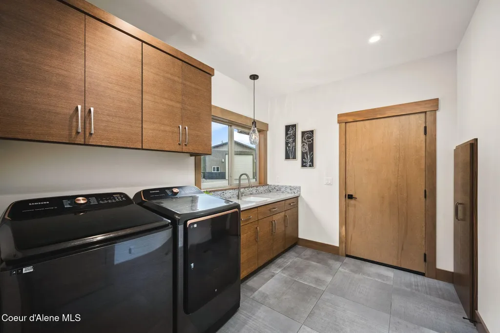 1230 E Amulet Circle Rathdrum ID 83858