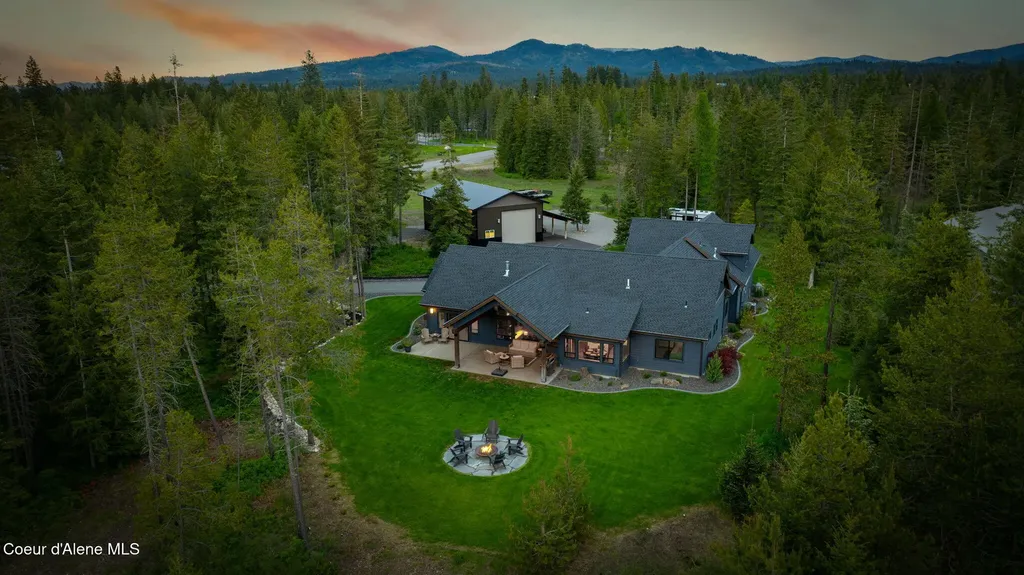 1230 E Amulet Circle Rathdrum ID 83858