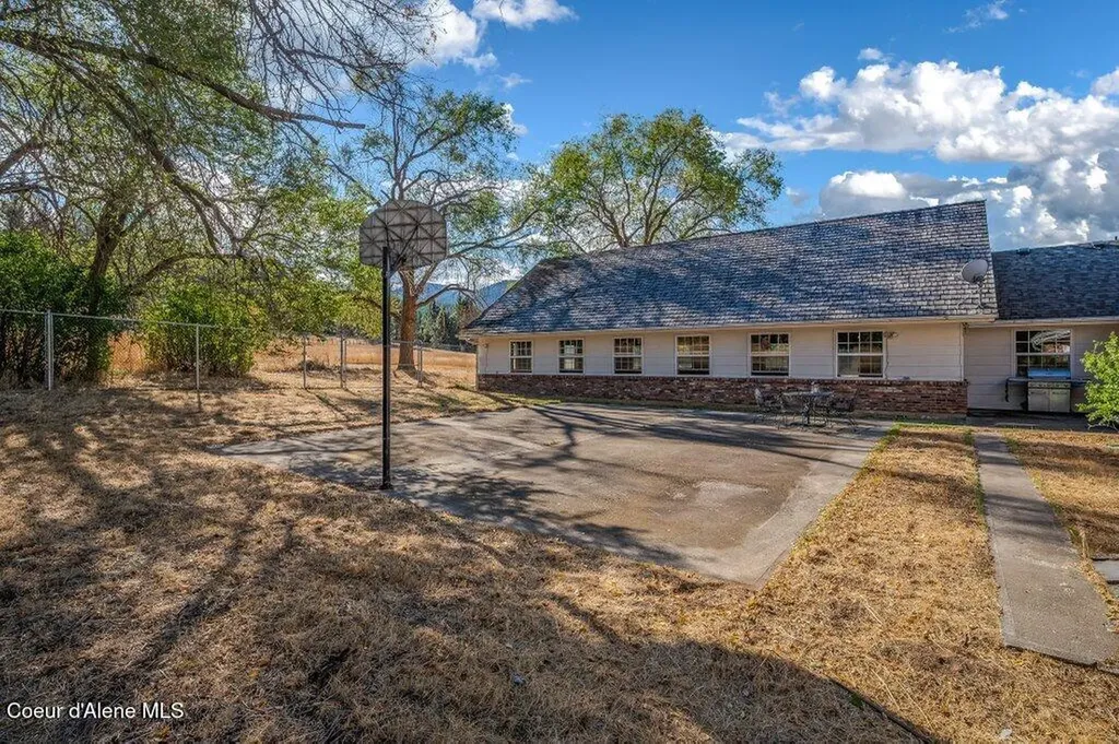 840 S Carpenter Loop Post Falls ID 83854